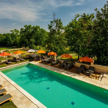 Chateau De Pondres Hotel