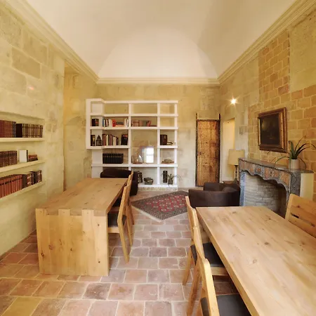 Hotel Chateau De Pondres 4*