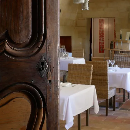 Chateau De Pondres 4*