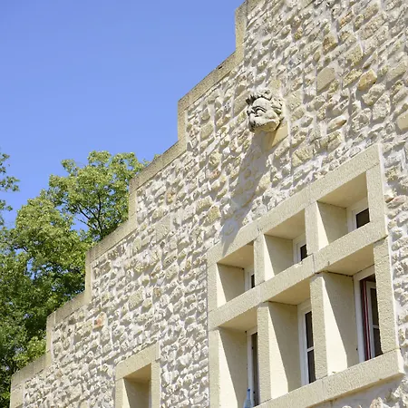 Chateau De Pondres