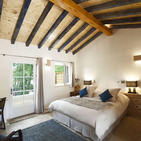 Chateau De Pondres Hotel 4*