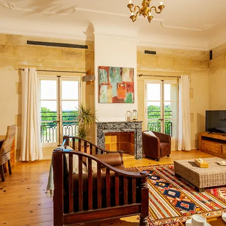 Hotel Chateau De Pondres 4*