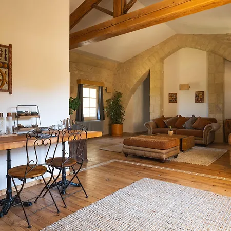 Chateau De Pondres 4* Villevieille