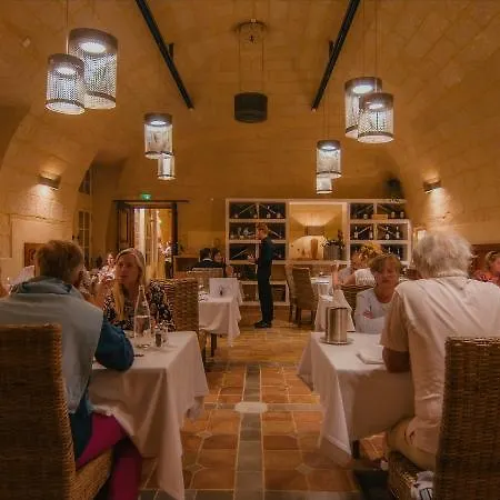 Hotel Château De Pondres 4*