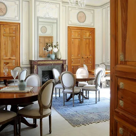 Château De Pondres 4*