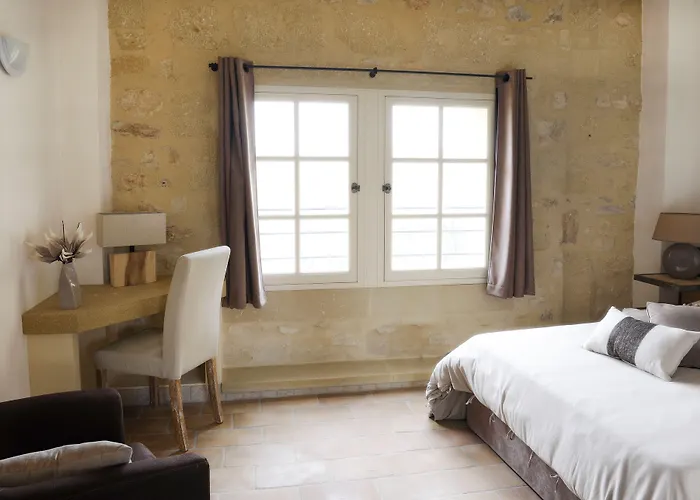 Château De Pondres Hotel