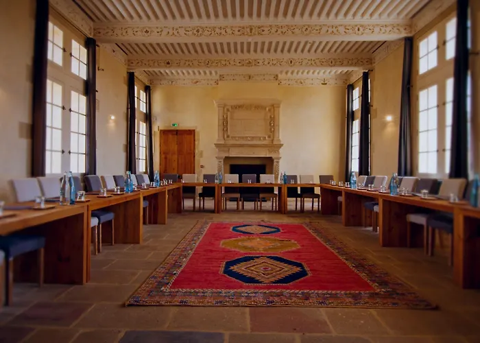 Château De Pondres Hotel 4*