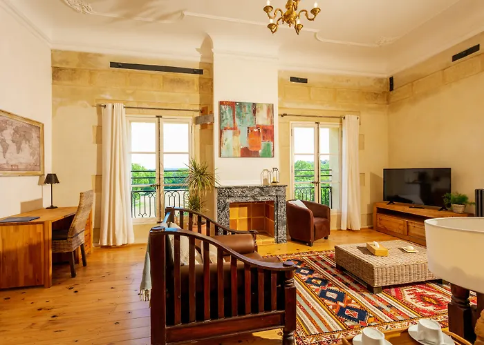 Hotel Château De Pondres 4*